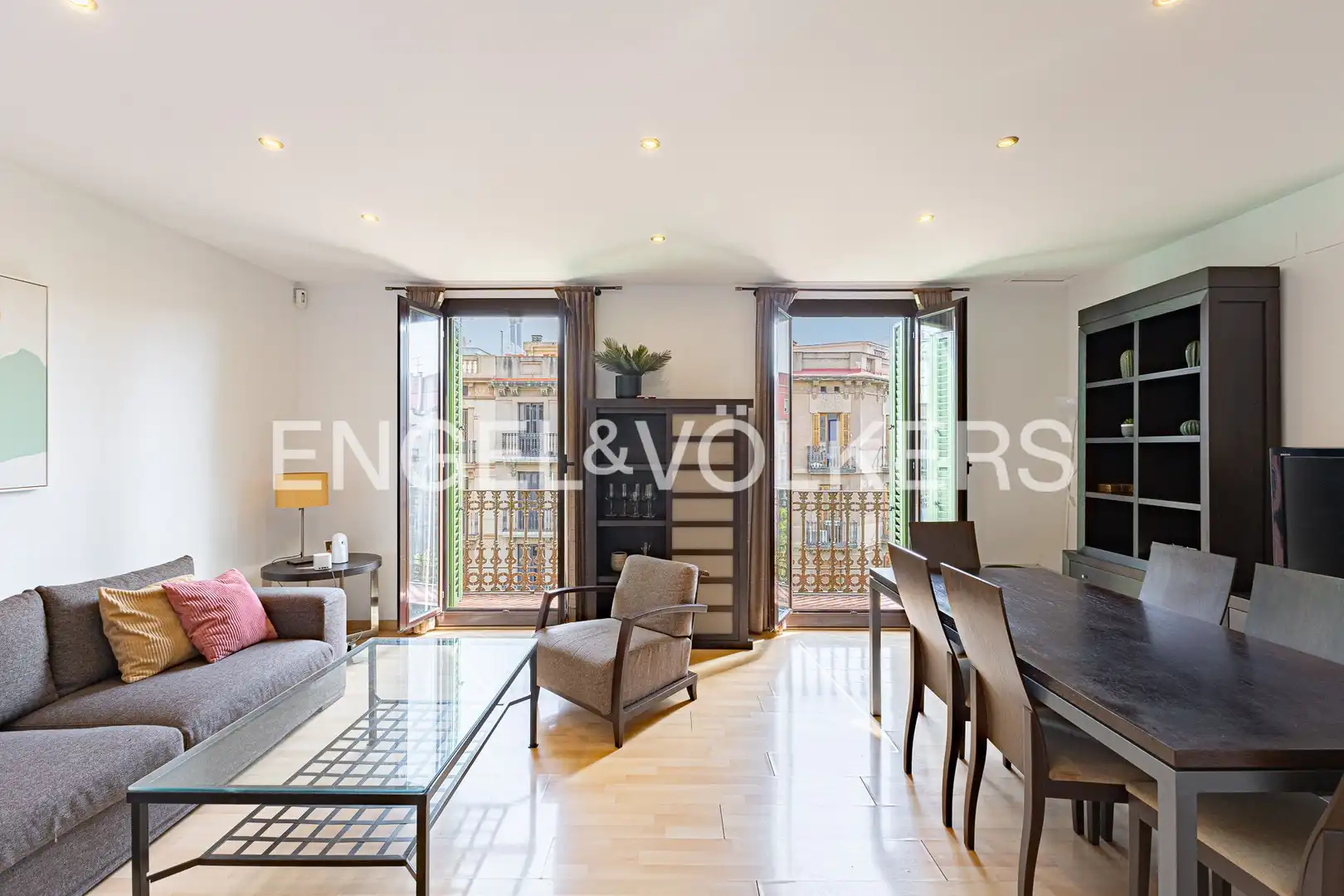 Vista exterior de Piso en venta en Barcelona con Aire acondicionado, Calefacción y Parquet