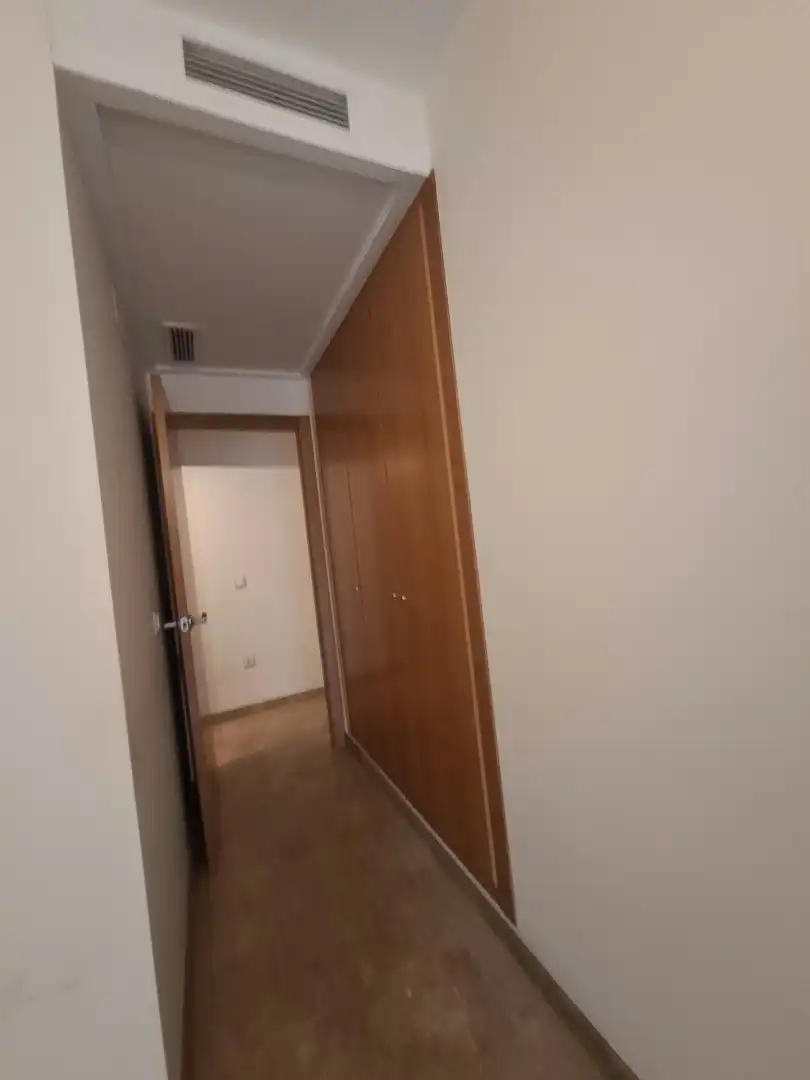 Flat for sale in Valencia  with Air Conditioner and Oven