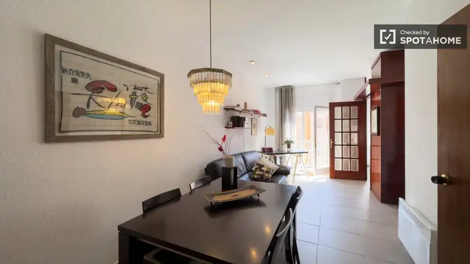 Comedor de Piso de alquiler en Barcelona con Aire acondicionado, Calefacción y Amueblado