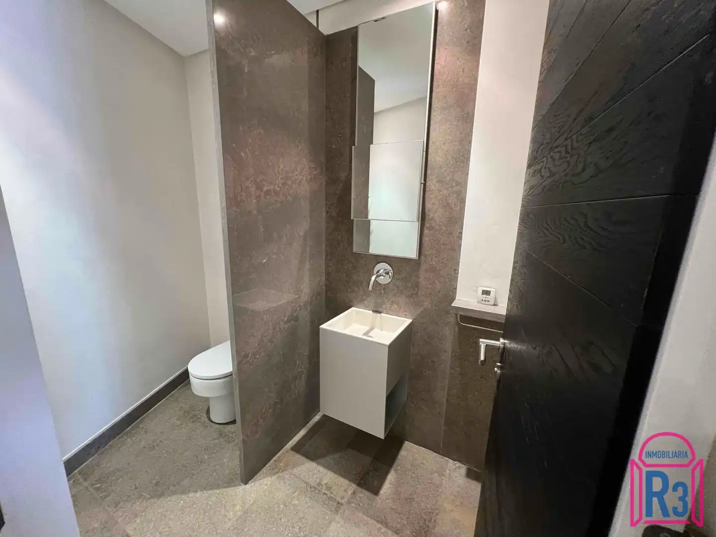 Badezimmer von Wohnung zum Verkauf in León Capital  mit Heizung, Terrasse und Abstellraum