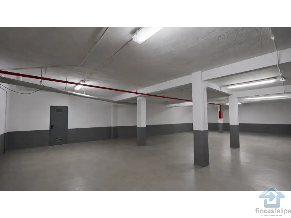 Parking de Local en venta en Madrid con Calefacción