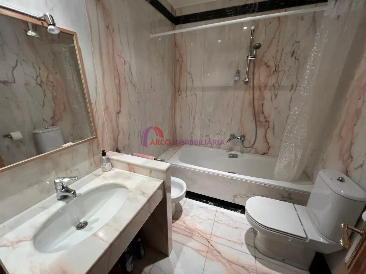 Bathroom of Flat for sale in Casco Antiguo