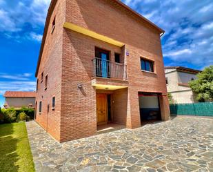 Exterior view of House or chalet for sale in El Vendrell  with Air Conditioner, Heating and Private garden