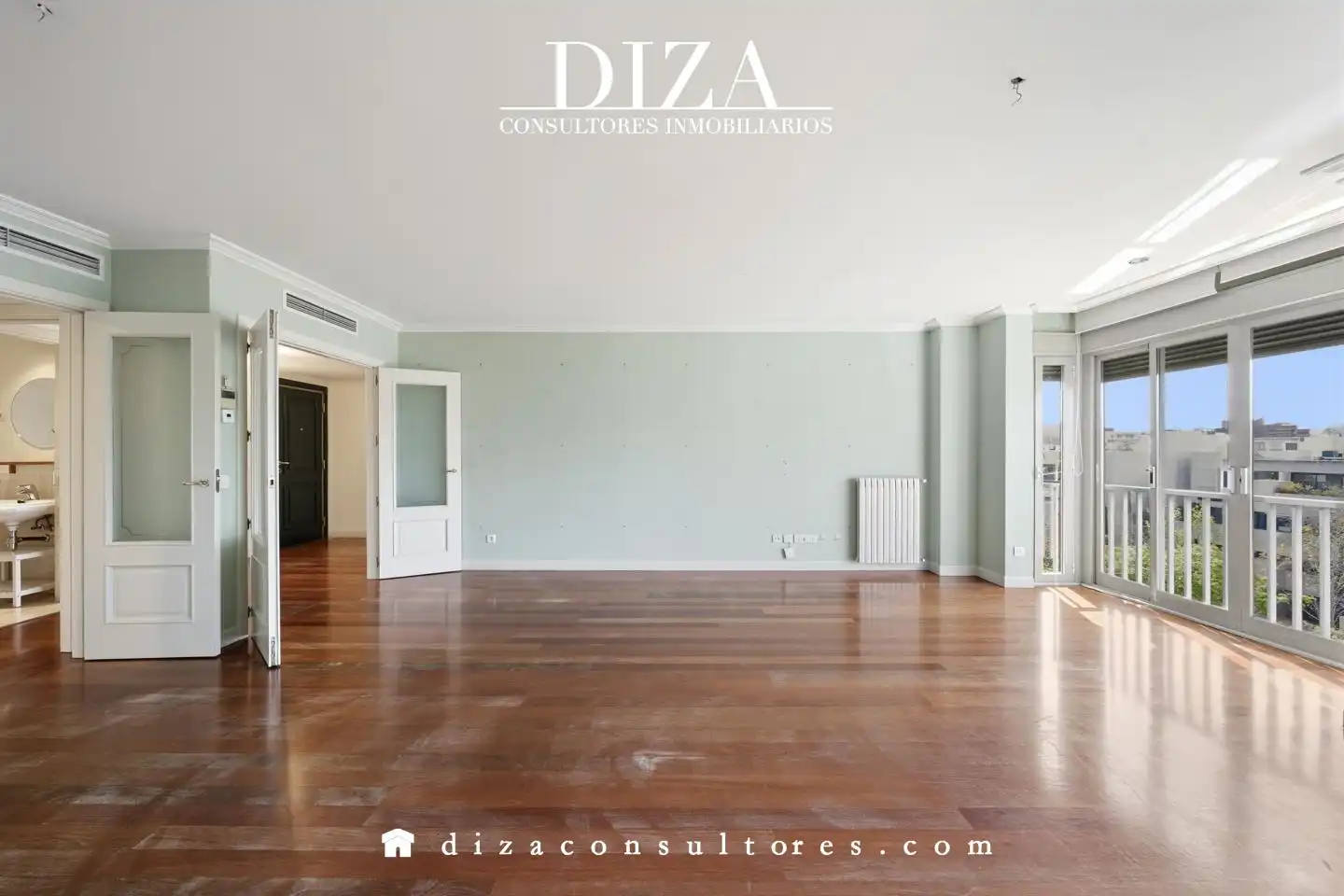 Sala de estar de Piso en venta en Madrid con Aire acondicionado, Calefacción y Jardín privado