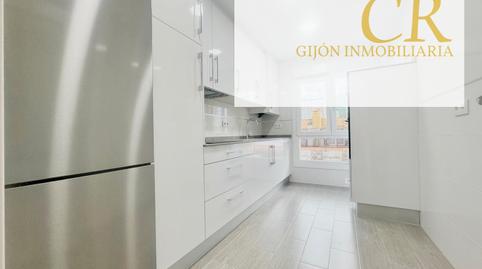 Foto 3 de Piso en venta en Calle Andalucía, Pumarín, Gijón