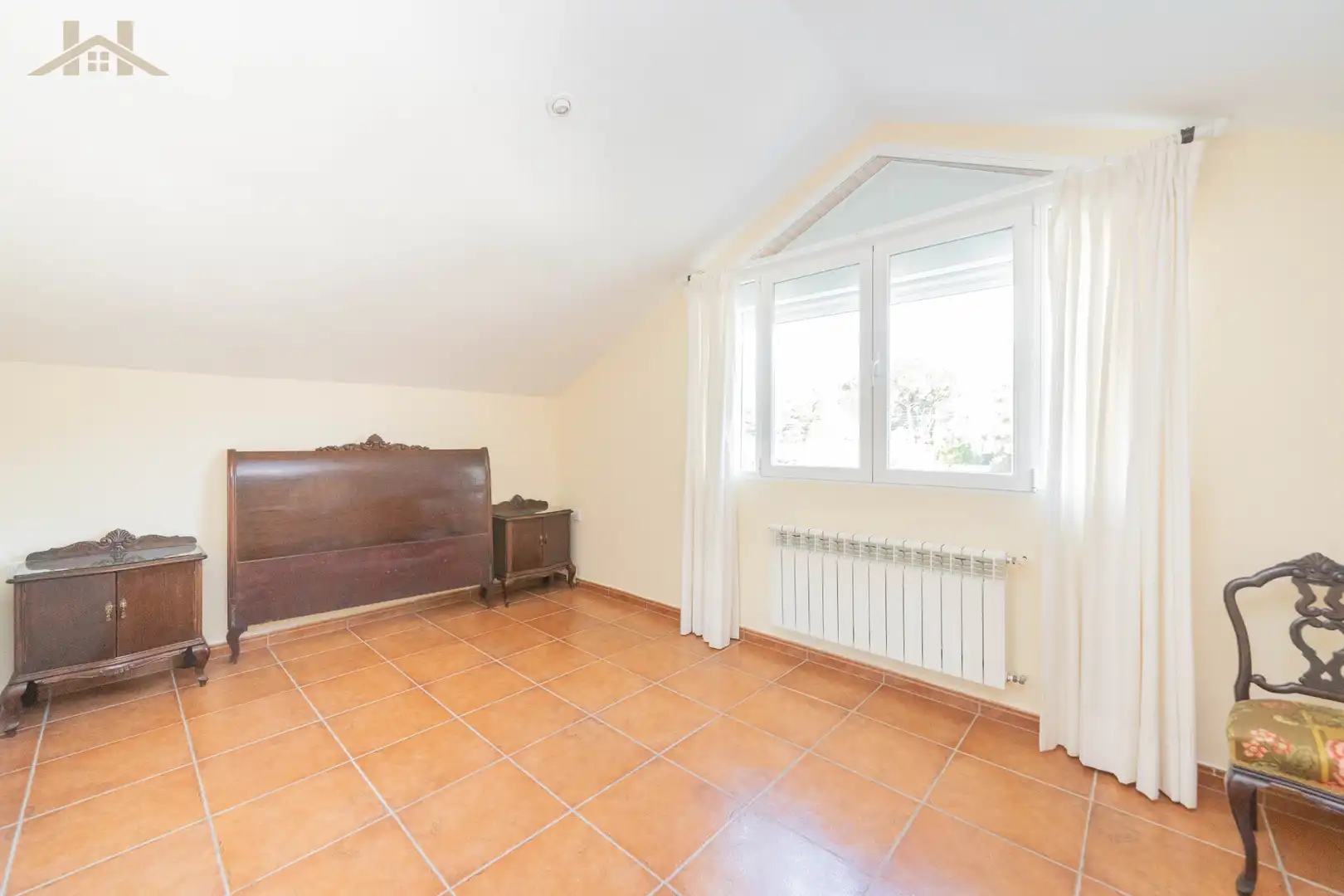 Dormitori de Casa o xalet en venda en Manzanares El Real amb Jardí privat, Traster i Moblat