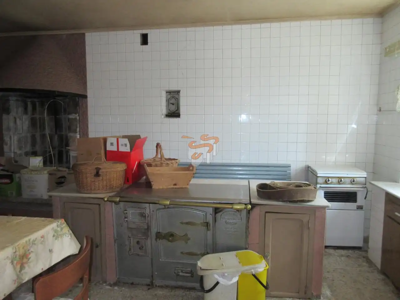 Cocina de Finca rústica en venta en A Capela  con Jardín privado