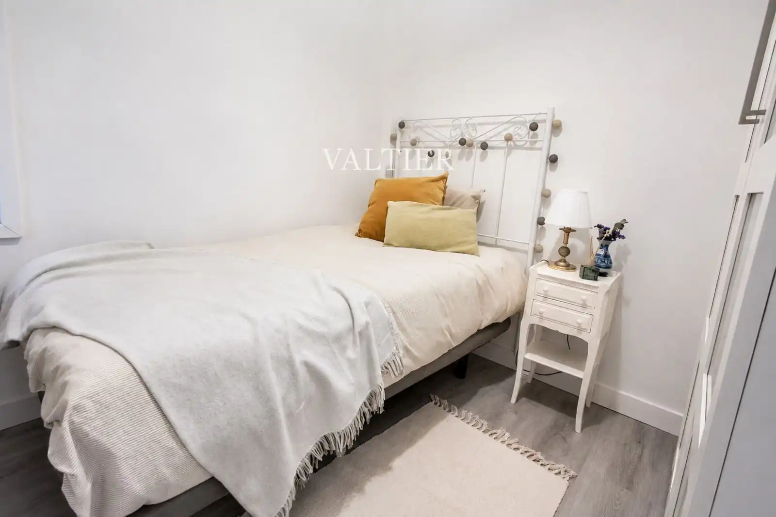 Bedroom of Flat for sale in Madrid  with Heating, Terrace and Furnished