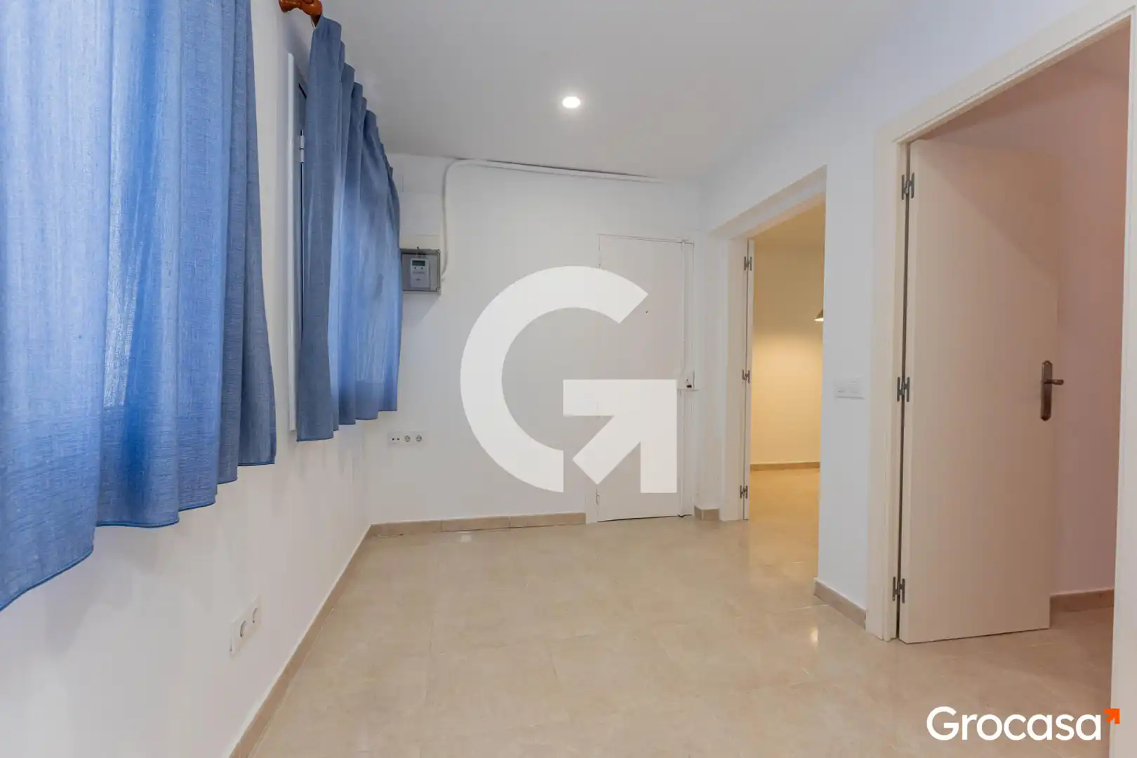 Flat for sale in Cornellà de Llobregat  with Air Conditioner and Oven