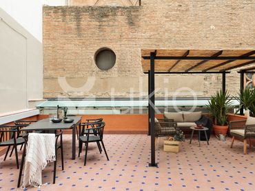 Apartment with balcony to rent in Carrer Gran de Gràcia