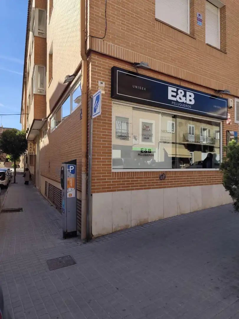 Commercial properties for transfer in Ciempozuelos  with Air Conditioner and Furnished