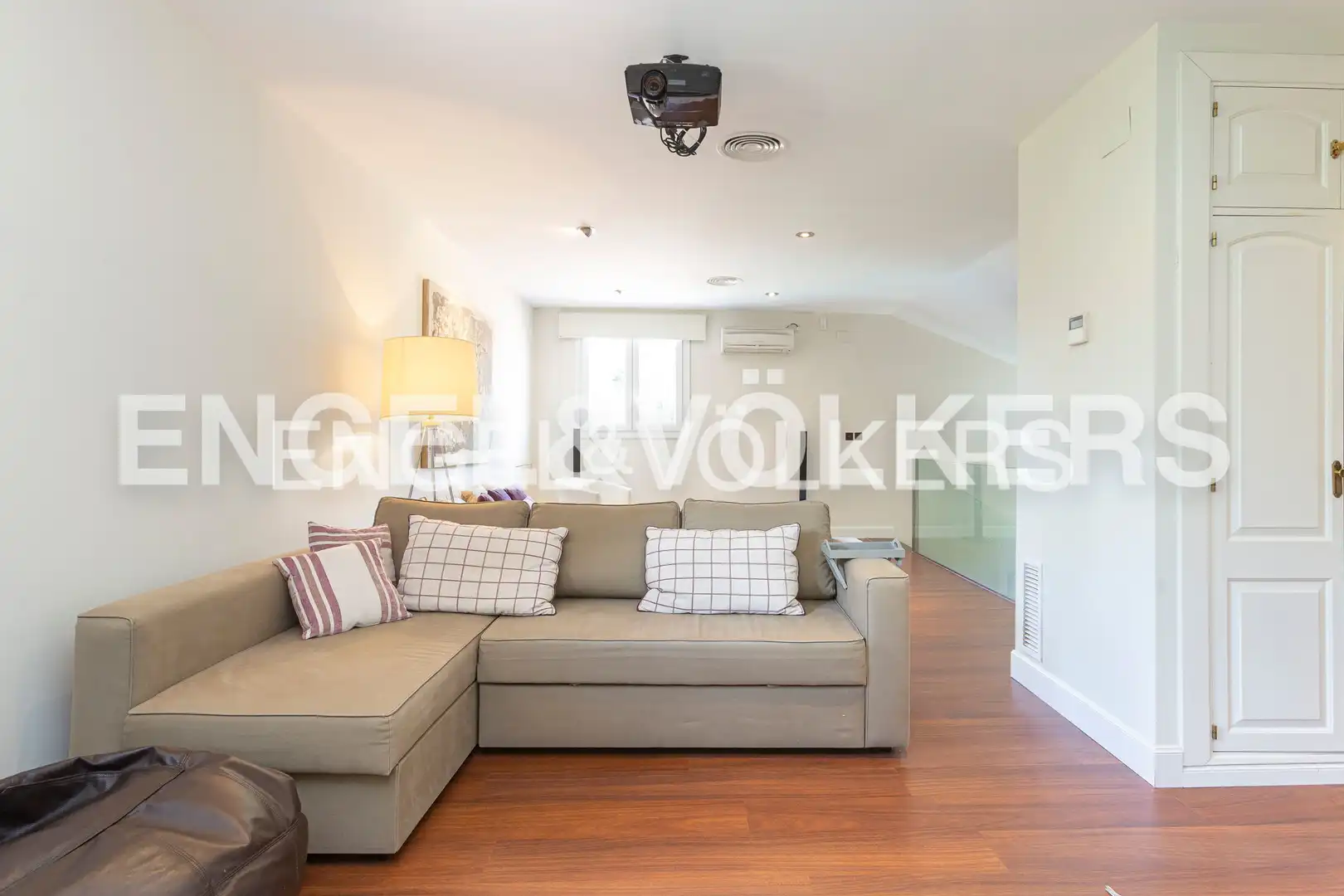 Living room of Houses for rent in Boadilla del Monte  with Air Conditioner, Heating and Private garden