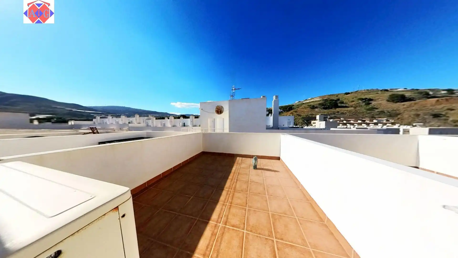 Außenansicht von Dachboden zum Verkauf in Lújar mit Klimaanlage, Terrasse und Möbliert