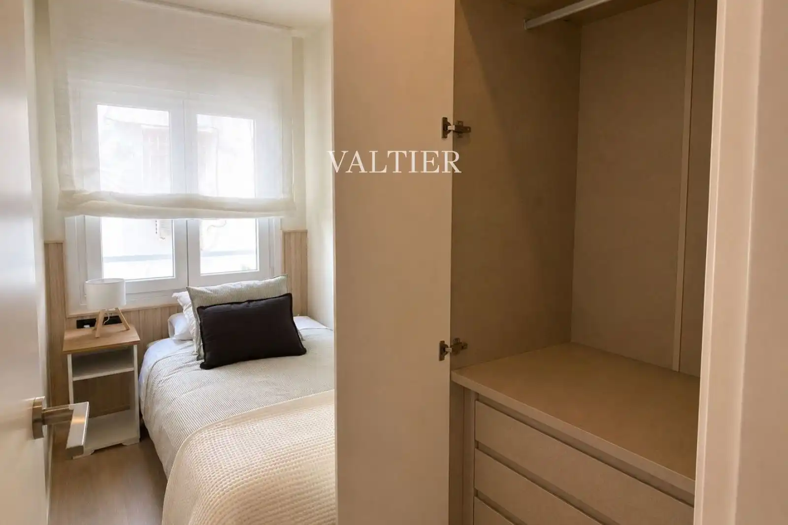 Bedroom of Flat for rent in Madrid  with Air Conditioner, Heating and Furnished