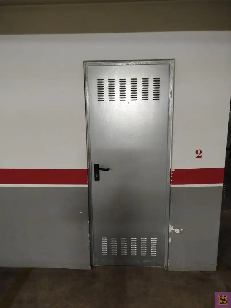 Einzelparkplatz mit Aufzug zum Verkauf in Carrer València 24, imagen 4