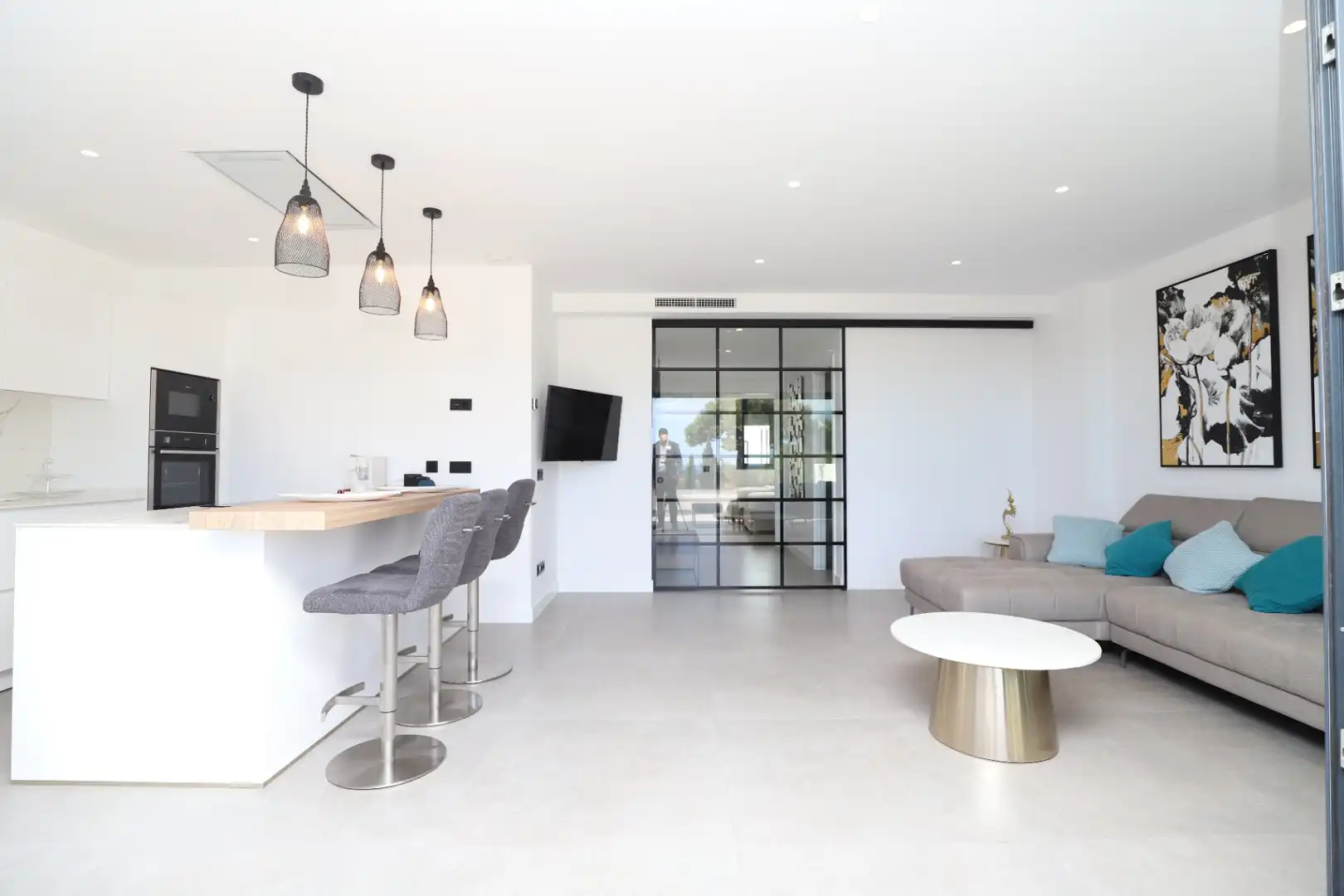 Sala d'estar de Apartament de lloguer en Estepona amb Aire condicionat, Calefacció i Terrassa