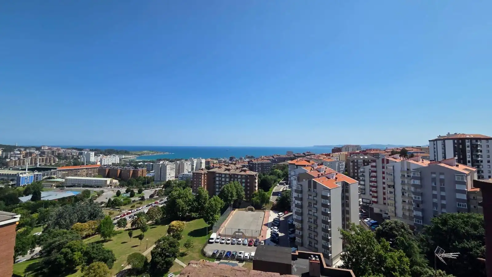 Außenansicht von Wohnung zur Miete in Santander mit Heizung, Parkett und Terrasse