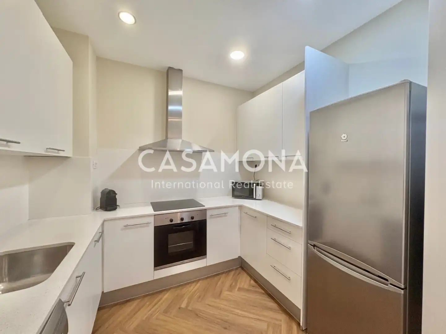 Cuina de Apartament en venda en Barcelona amb Aire condicionat, Calefacció i Terrassa