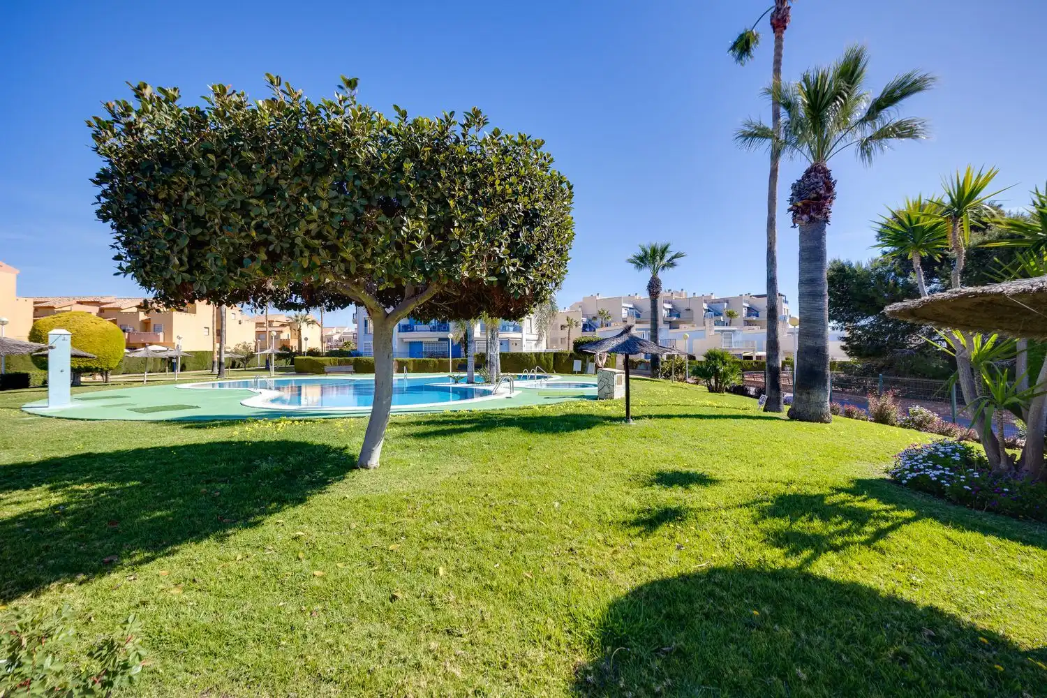 Jardín de Piso en venta en Orihuela con Aire acondicionado, Calefacción y Amueblado