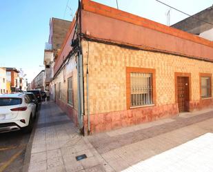 Vista exterior de Casa o xalet en venda en Badajoz Capital amb Calefacció, Terrassa i Traster