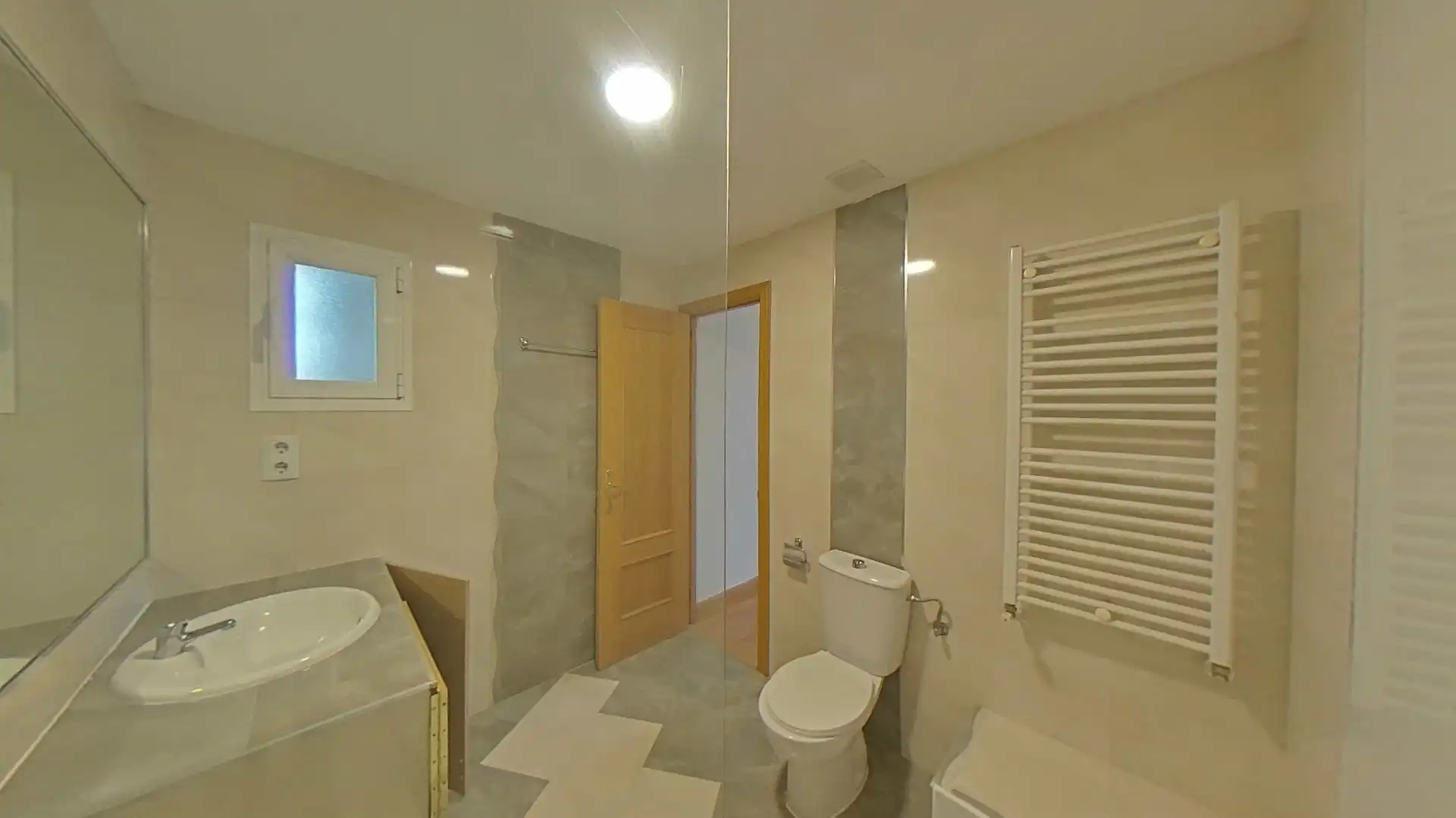 Bathroom of Ground floor for sale in Fuenlabrada