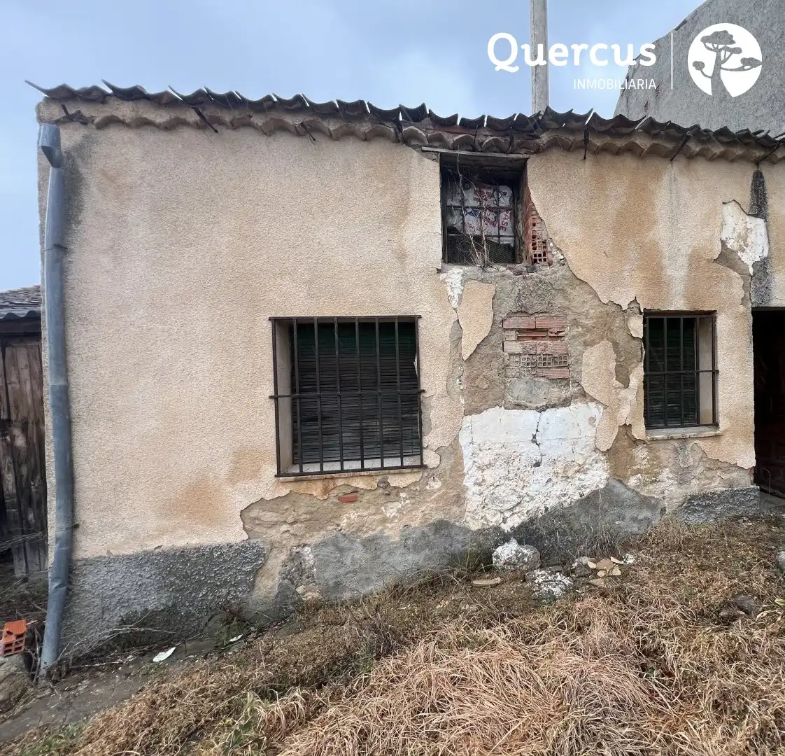Exterior view of Houses for sale in Santo Domingo de Pirón  with Private garden