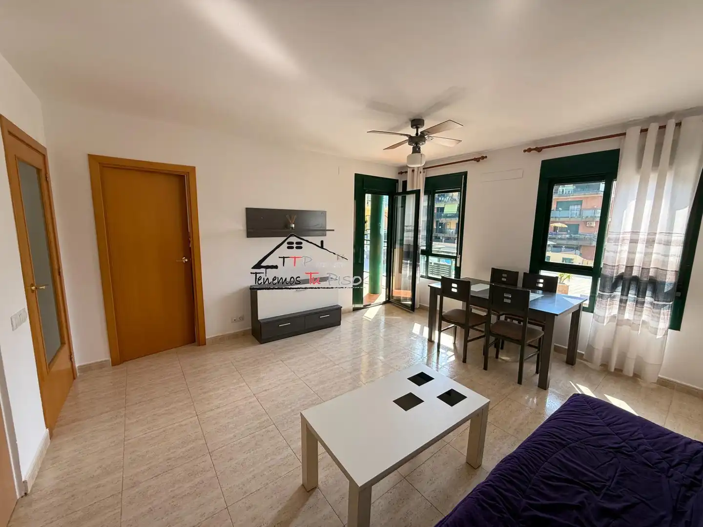 Sala de estar de Apartamento en venta en Benicarló con Terraza, Trastero y Amueblado