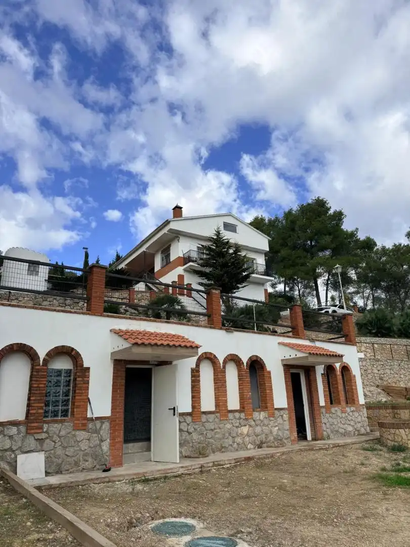 Villa con terrazza in vendita a Olivella