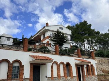 Detached house with balcony for sale in Olivella