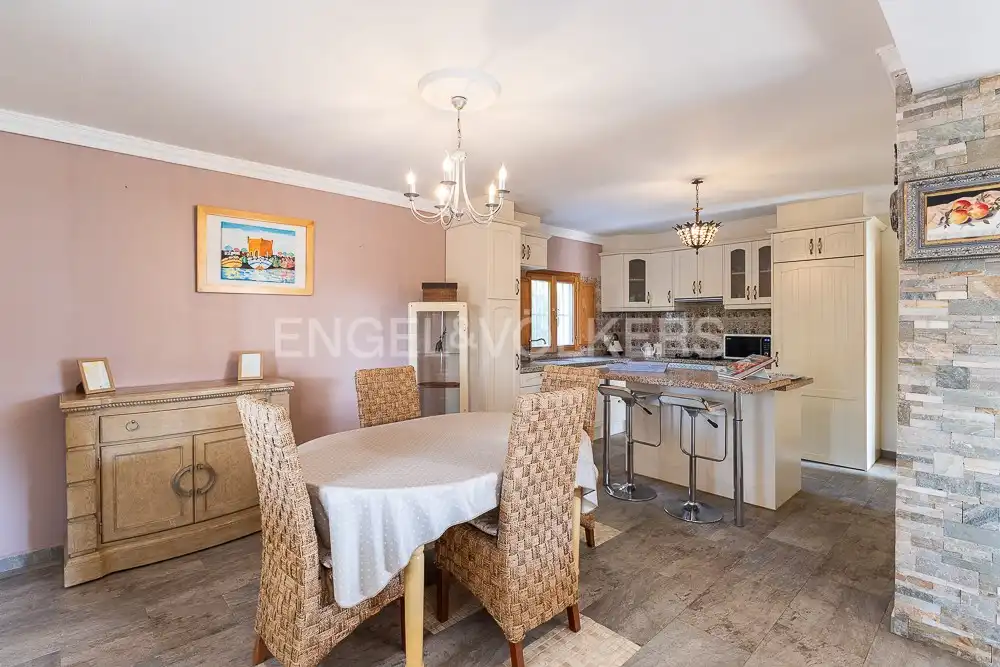 Cocina de Casa o chalet de alquiler en Turís con Aire acondicionado, Calefacción y Jardín privado