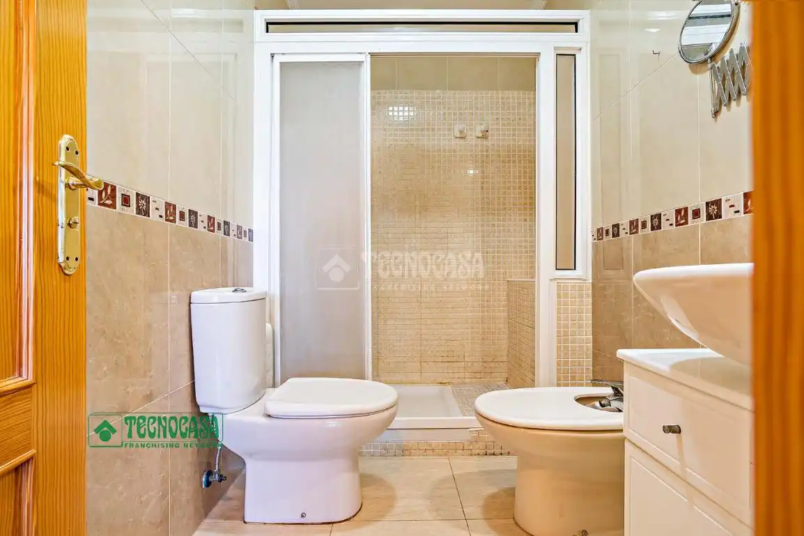 Bathroom of Flat for sale in Viator