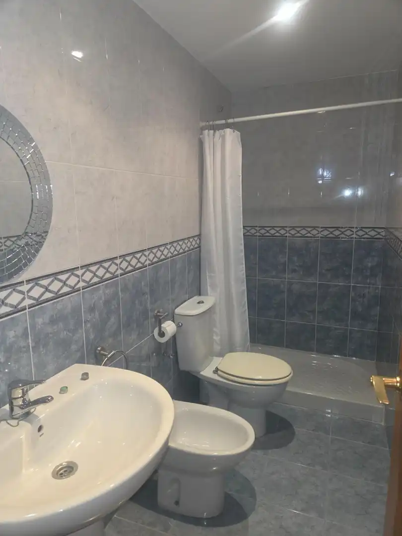 Bathroom of Flat for rent in Valencia  with Air Conditioner, Parquet flooring and Balcony