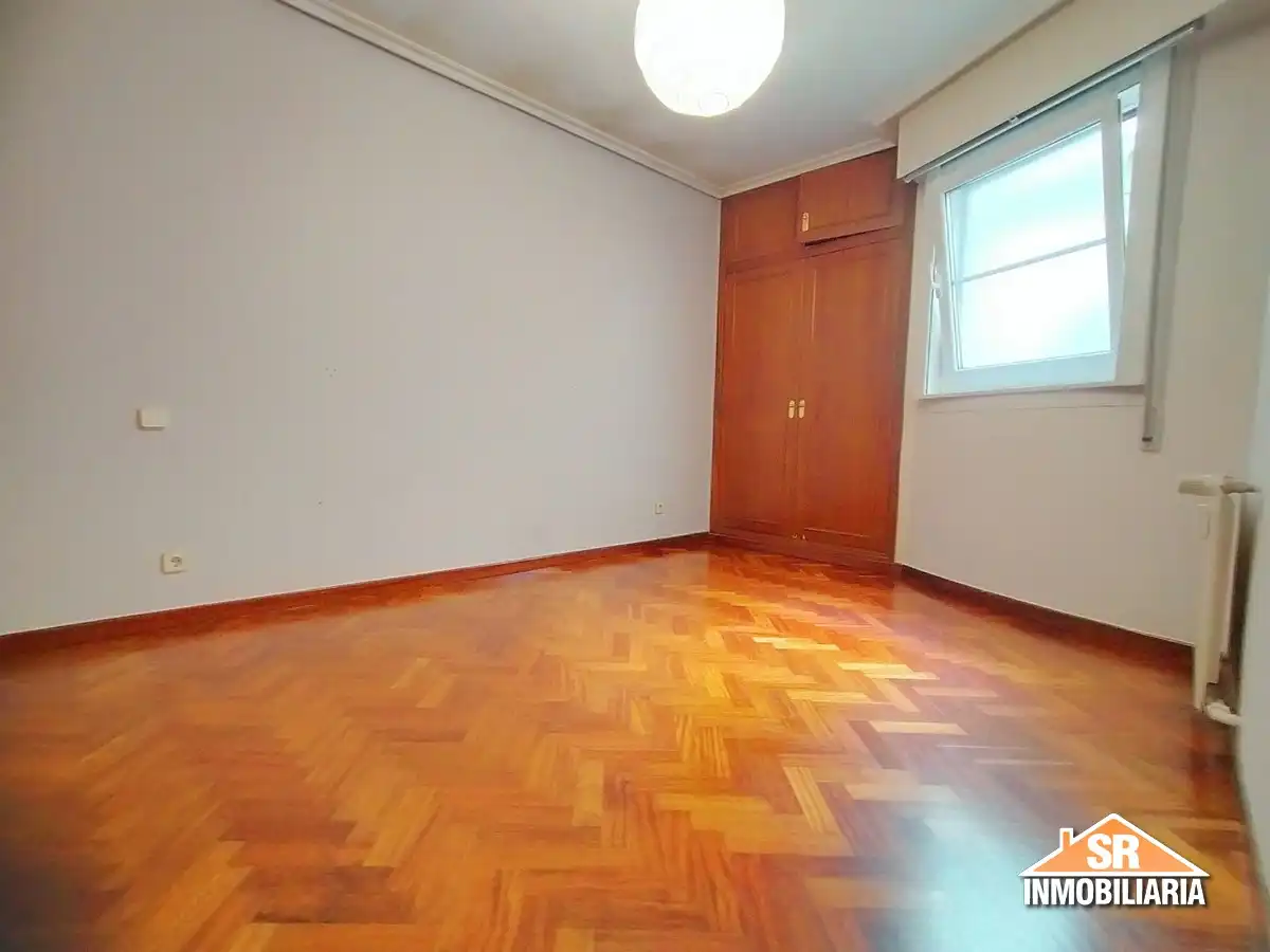 Bedroom of Apartments for rent in A Coruña Capital   with Heating, Oven and Washing machine
