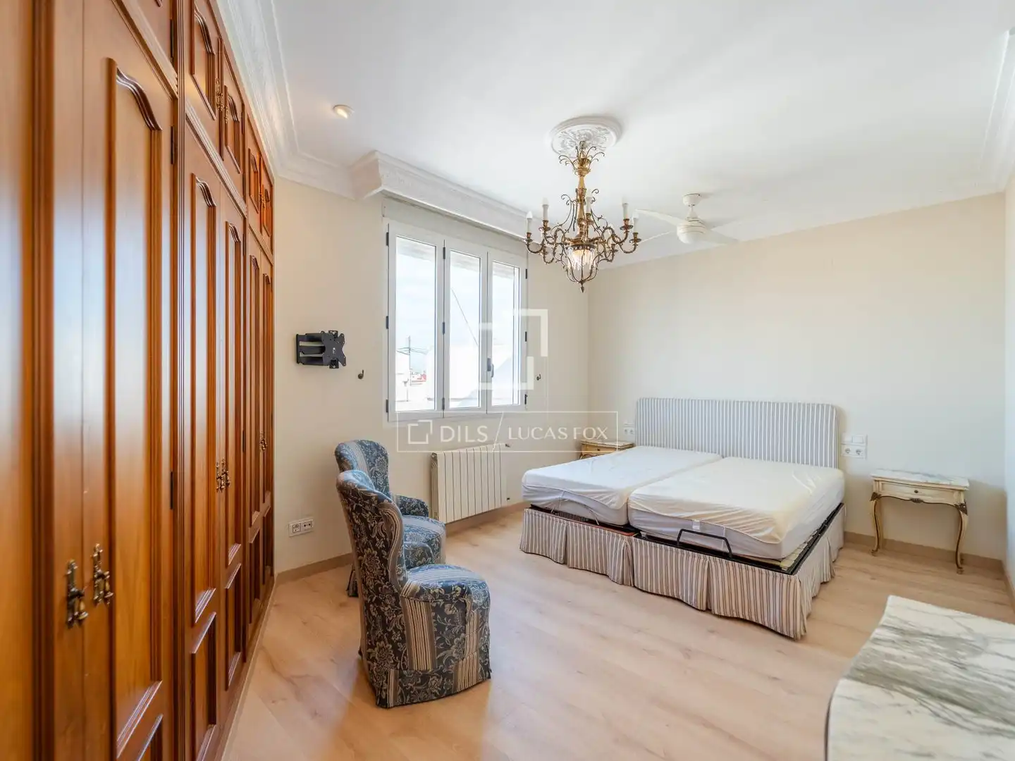 Schlafzimmer von Dachboden zur Miete in Valencia mit Klimaanlage, Heizung und Terrasse