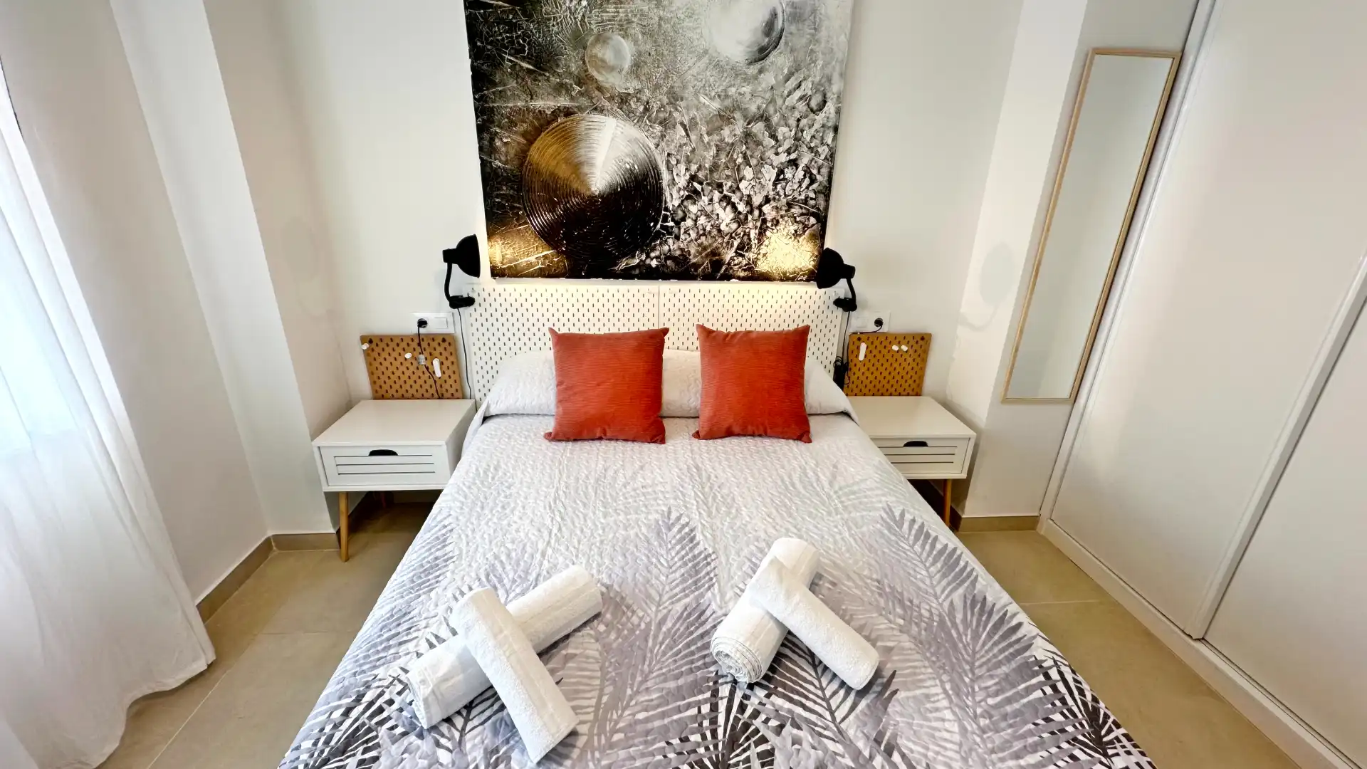 Dormitori de Apartament de lloguer en Gandia amb Aire condicionat, Calefacció i Moblat