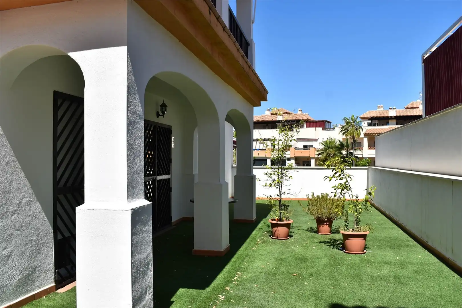 Jardín de Planta baja en venta en Vélez-Málaga con Aire acondicionado, Terraza y Piscina comunitaria