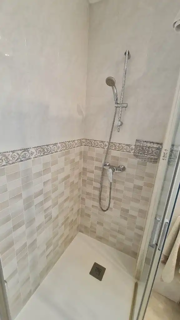Bathroom of Flat for rent in  Logroño  with Heating, Parquet flooring and Terrace