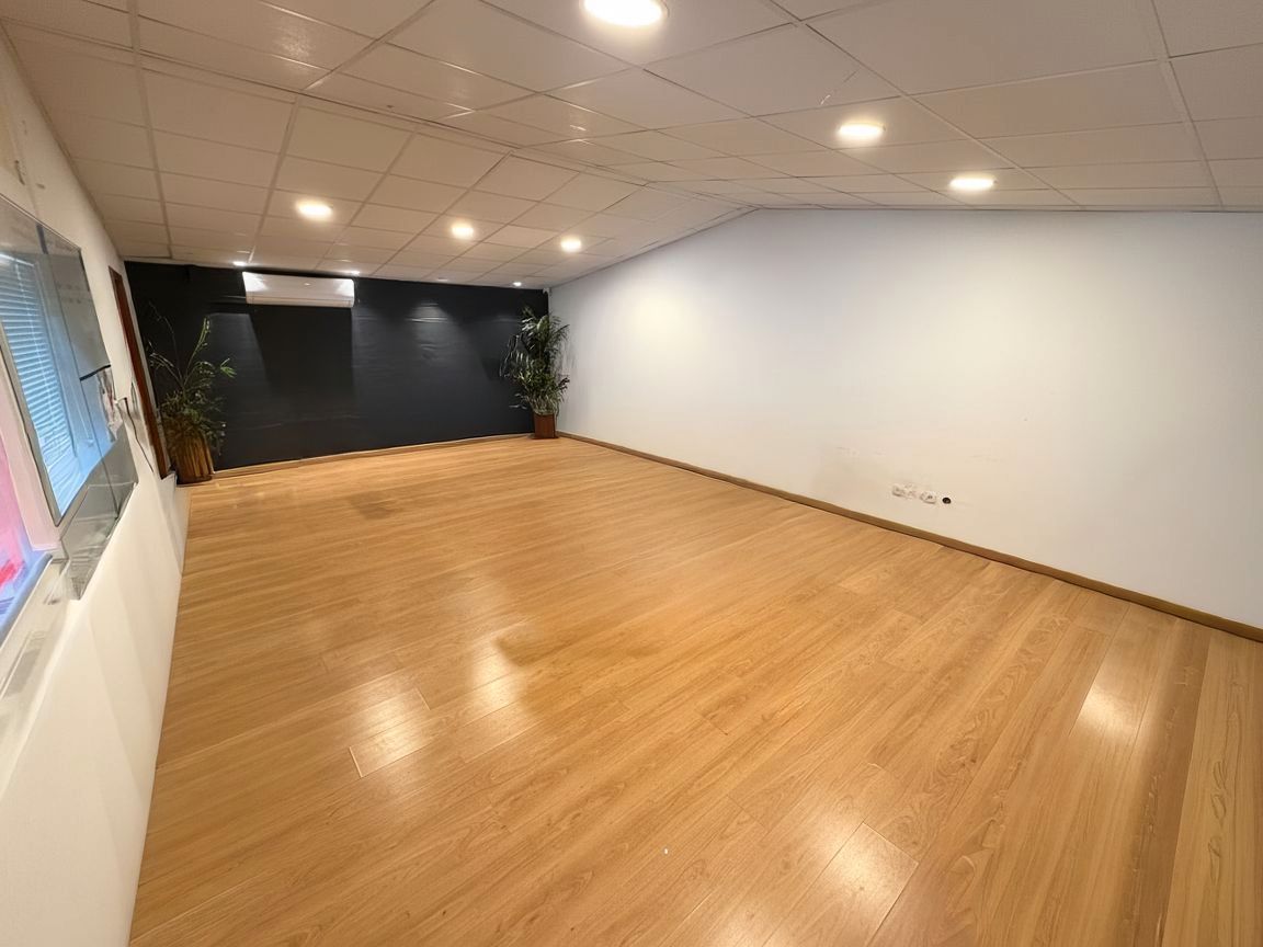 Premises for sale in Marbella  with Air Conditioner and Heating