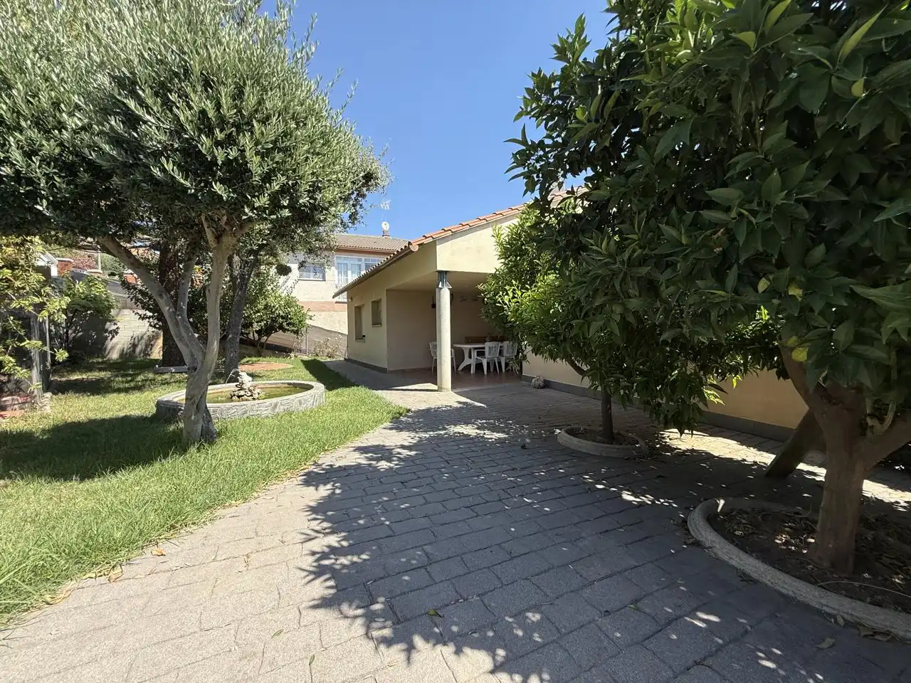 Exterior view of Houses for sale in Rubí  with Heating, Private garden and Terrace
