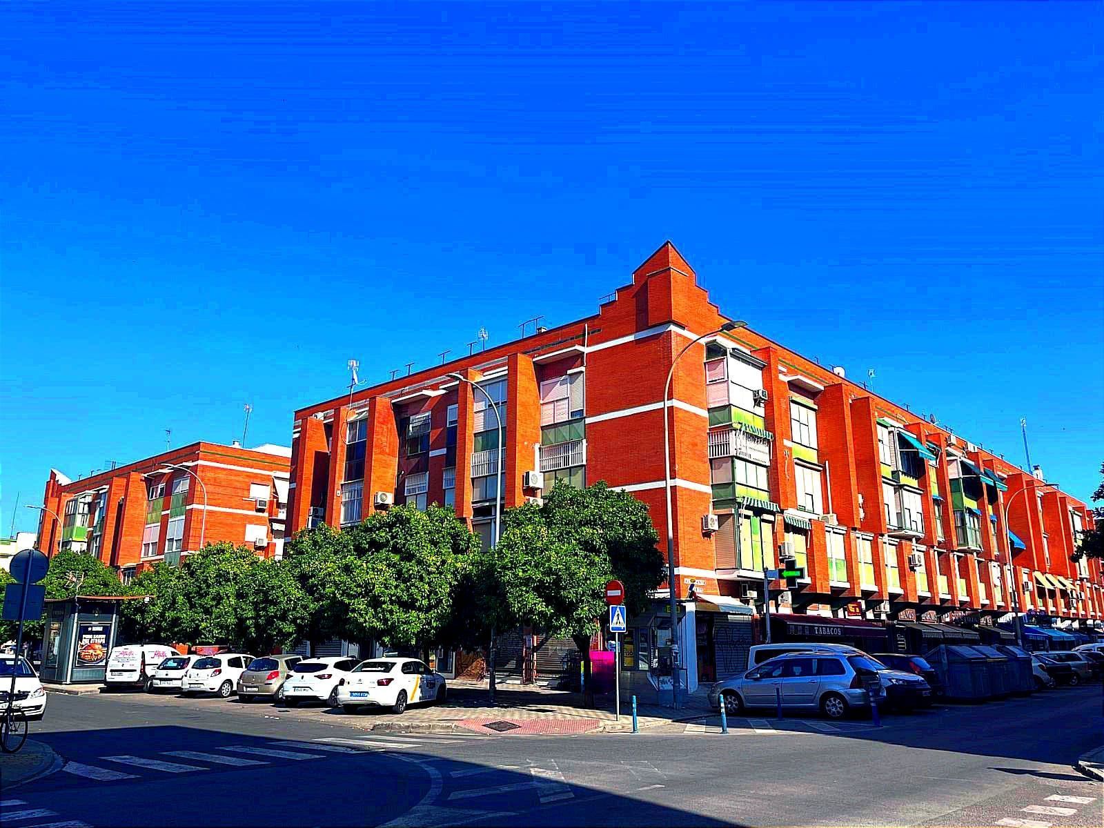 Vista exterior de Piso en venta en  Sevilla Capital con Aire acondicionado