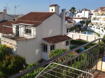 Maison mitoyenne avec balcon à vendre à Montemar
