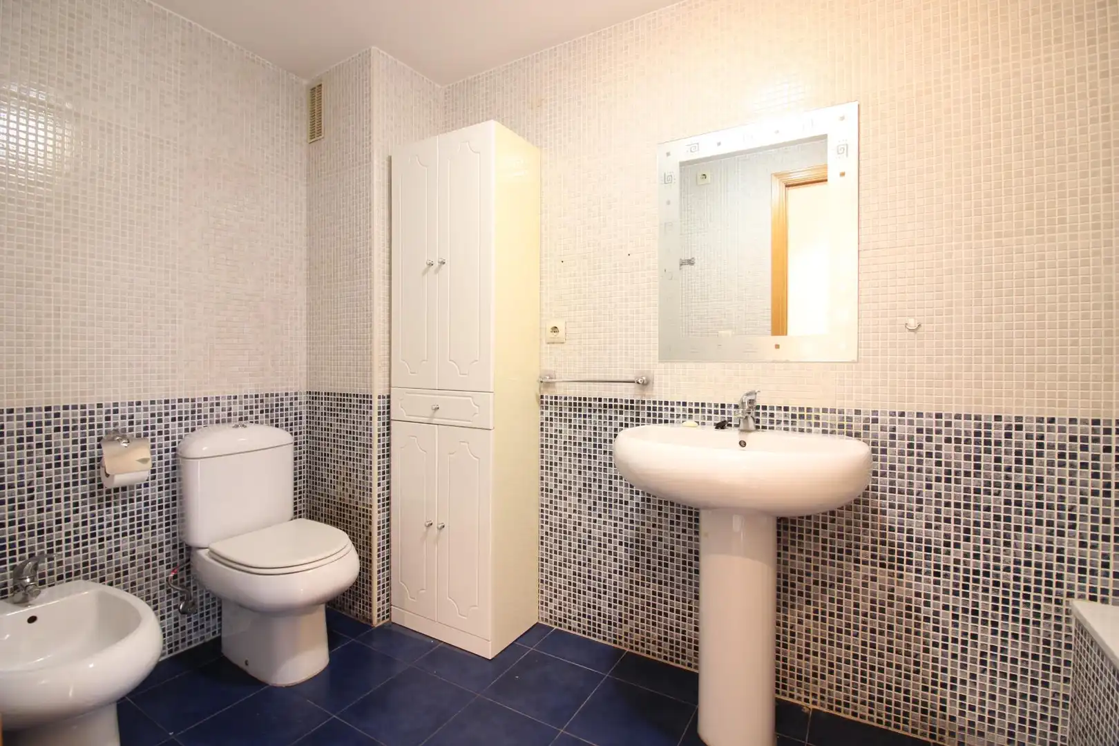 Baño de Piso en venta en Valencia con Aire acondicionado, Jardín privado y Piscina comunitaria