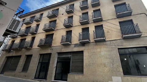 Edificio en de obra parada en construcción en Mora d'Ebre.
