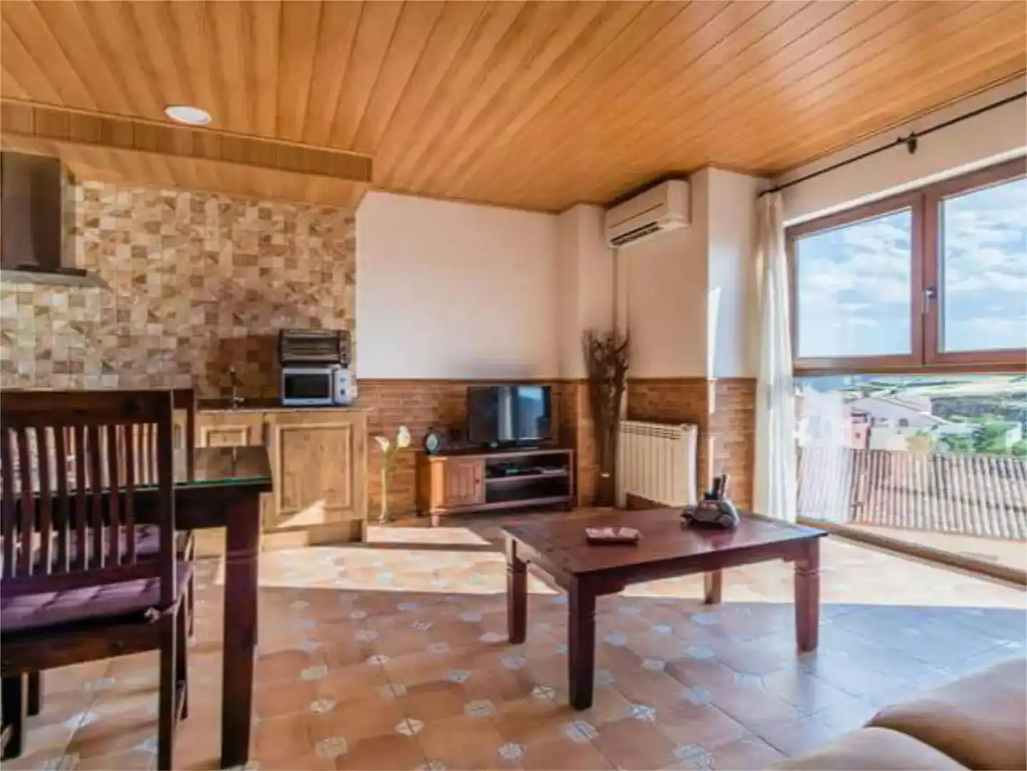 Sala de estar de Piso de alquiler en Cubla con Aire acondicionado, Jardín privado y Amueblado