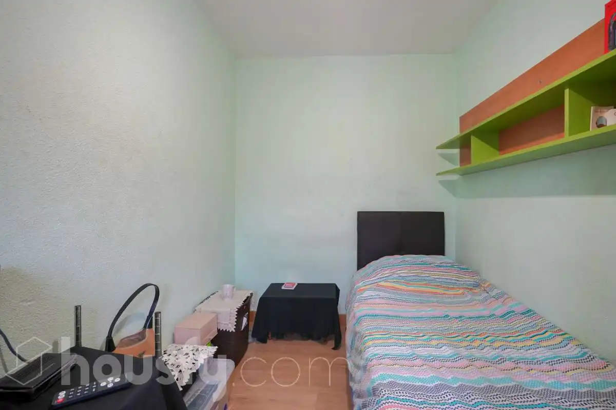 Habitación de Piso en venta en Madrid con Calefacción, Terraza y Balcón