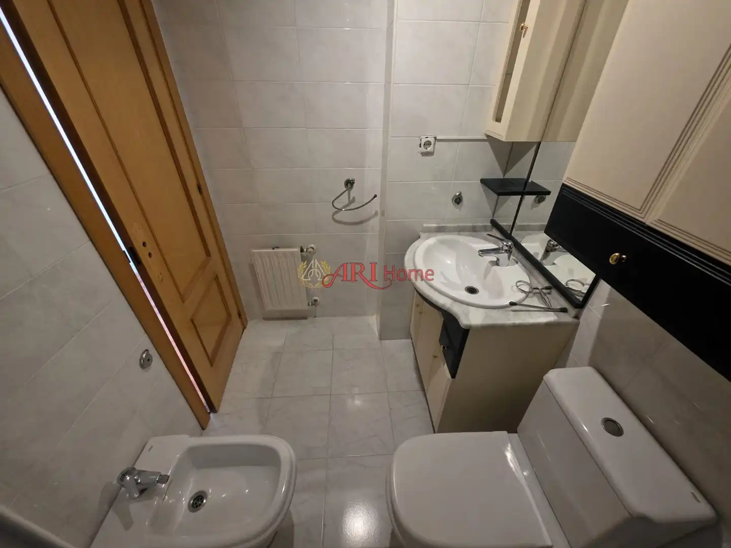 Bathroom of Flat for sale in Fuenlabrada  with Air Conditioner, Heating and Swimming Pool