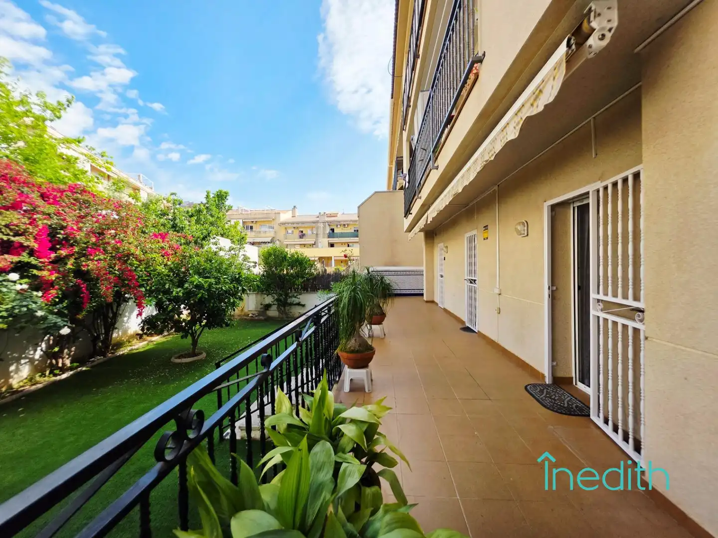 Außenansicht von Wohnung zum Verkauf in Cubelles mit Heizung, Privatgarten und Terrasse