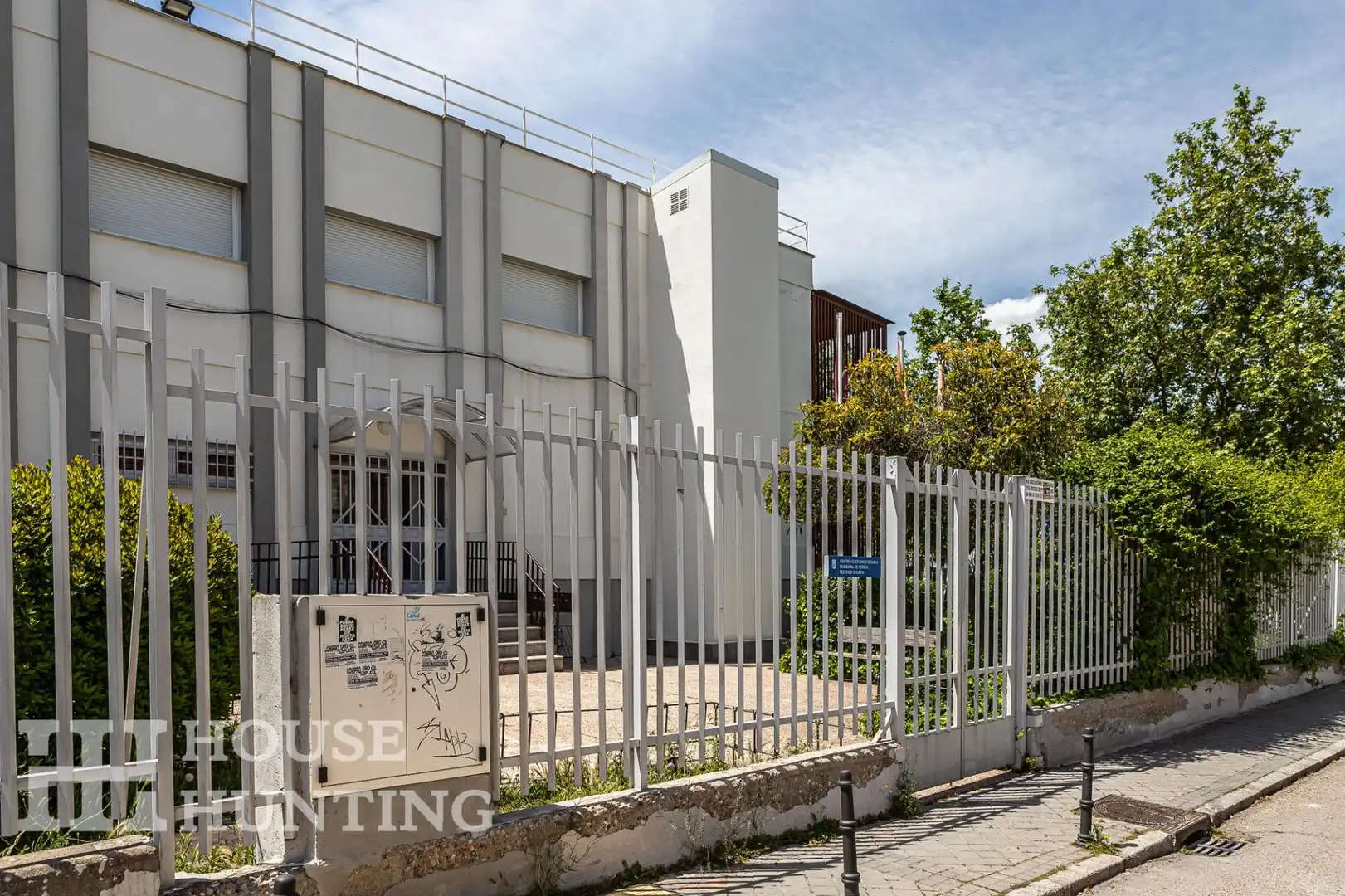 Vista exterior de Piso en venta en Madrid con Calefacción