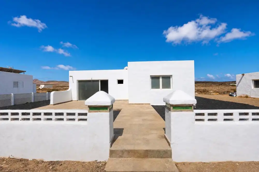 Vista exterior de Casa o xalet en venda en Teguise amb Terrassa