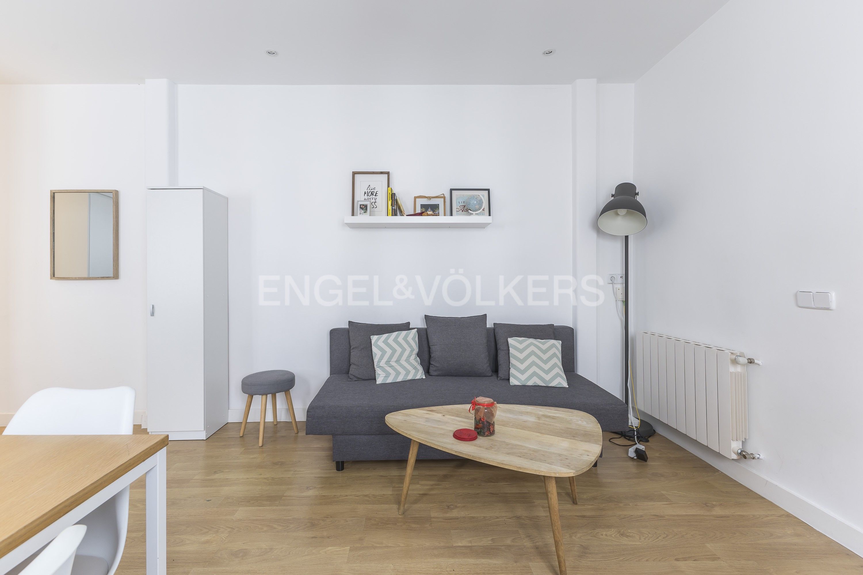 Sala d'estar de Apartament en venda en  Madrid Capital amb Aire condicionat i Calefacció